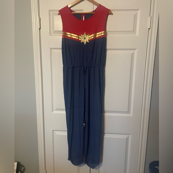 Wonder Woman Lounge Suit - Picture 1 of 6